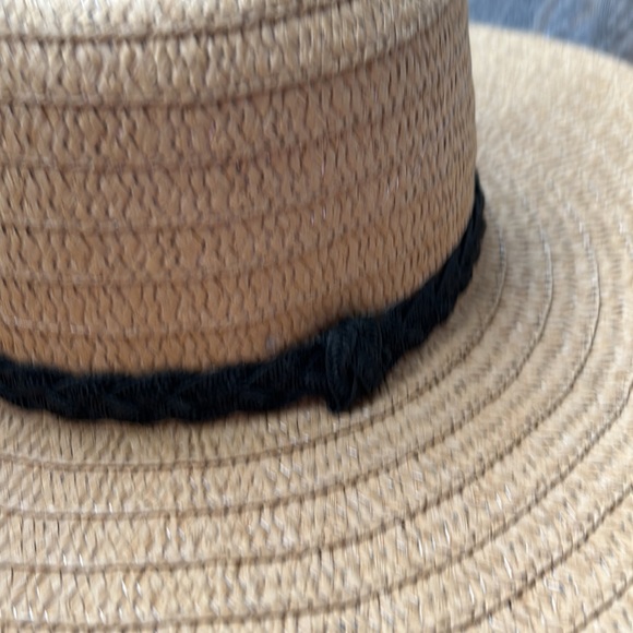 Beachy hat - Picture 2 of 3